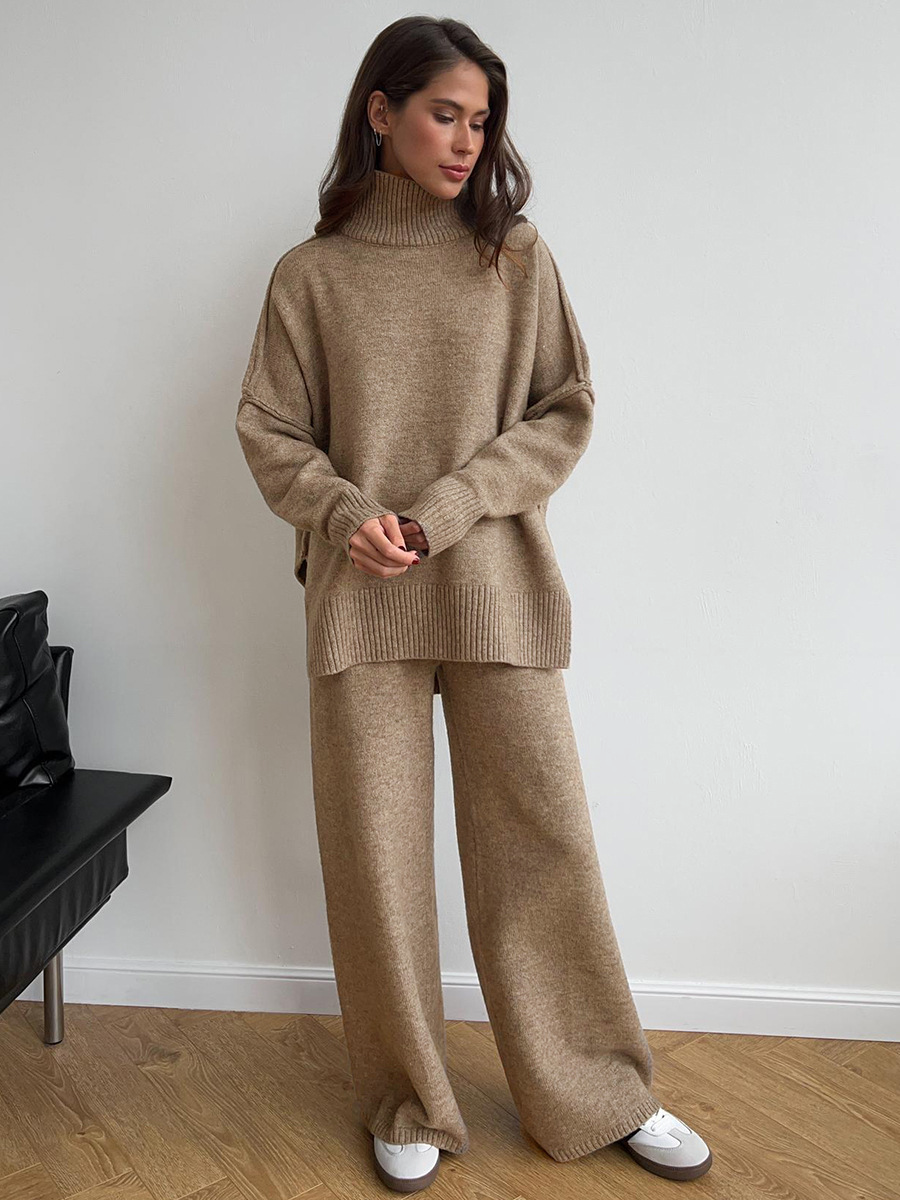 Side View of Aryndel Winter Knitted Set