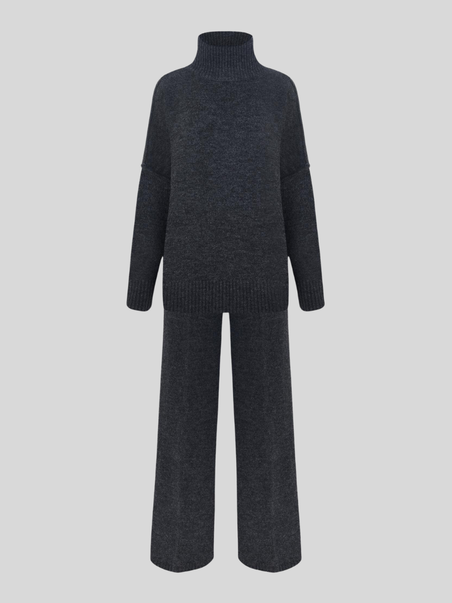 Front View of Relaxed Trousers Aryndel Set